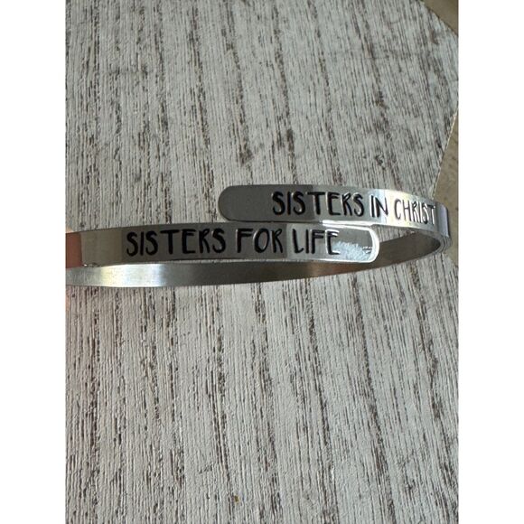 Vintage Faith Bracelet - Picture 3 of 5